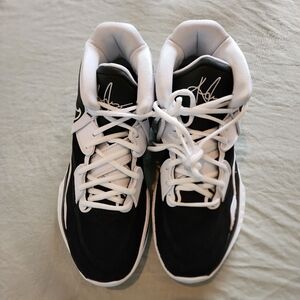 Nike Kyrie Infinity TB. New Without Box.
